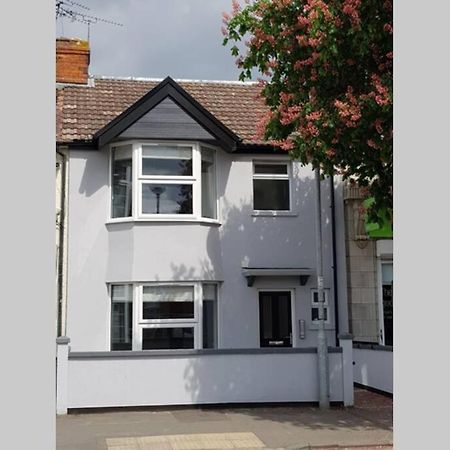2Nd Floor Comfy Swindon Centre - Loft Studio Apartment Exterior photo